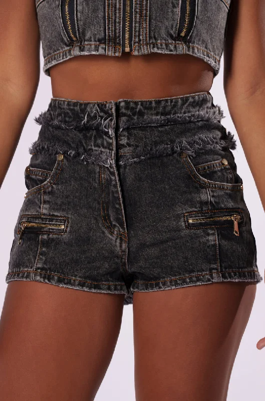 ZIP ME UP DENIM SHORT Best Online Women's Boutiques