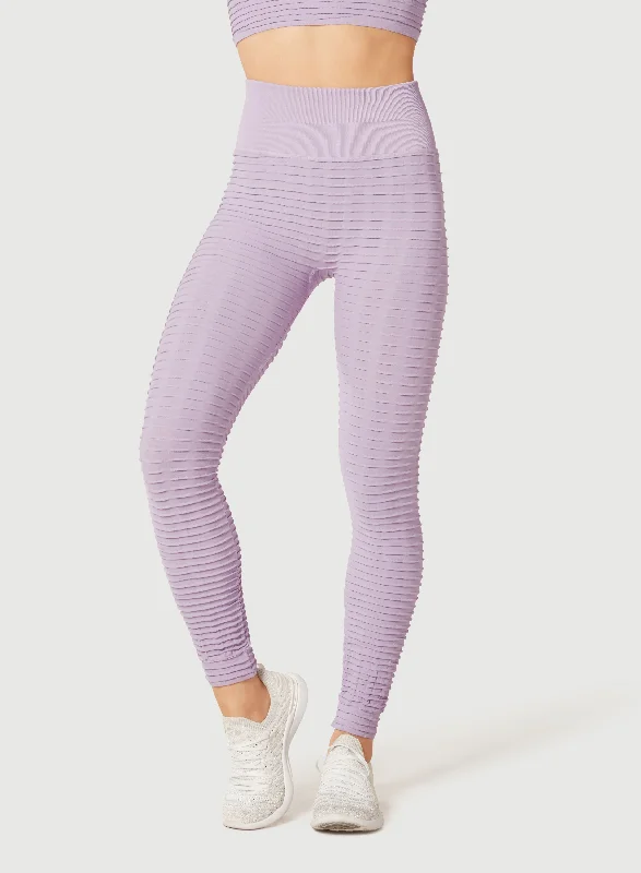 Pucker Up Legging Women's Weekend Outfit